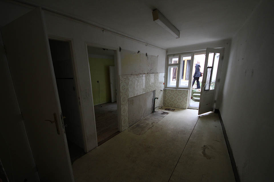 Stejně jako ostatní domky, byl i dům č. 73 na konci roku 2017 vyklizen a uvnitř není nic zvlášť zajímavého.