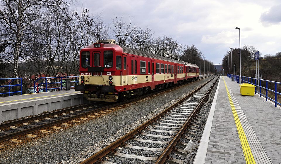 Celkový pohled na stanici Silůvky směrem k Moravským Bránicícm. Foto: Jan Rybníček.