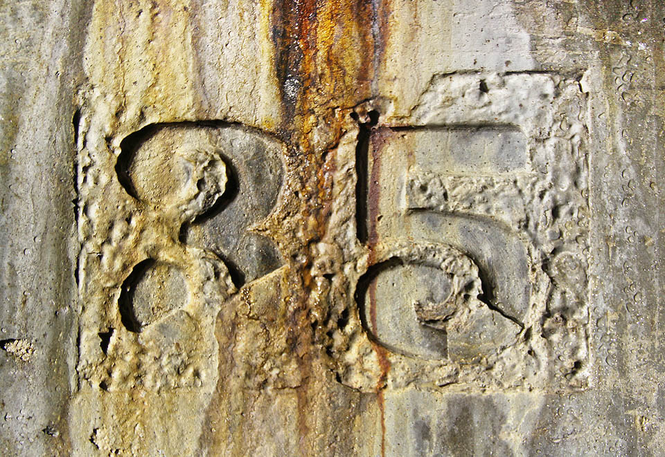 Z plasticky provedených čísel nádrží od 1 do 40 lze snadno odvodit, jak byly pivovarské sklepy velké, přestože je 40 % původního systému zazděno či zasypáno. Z plasticky provedených čísel nádrží od 1 do 40 lze snadno odvodit, jak byly pivovarské sklepy velké, přestože je 40 % původního systému zazděno či zasypáno.