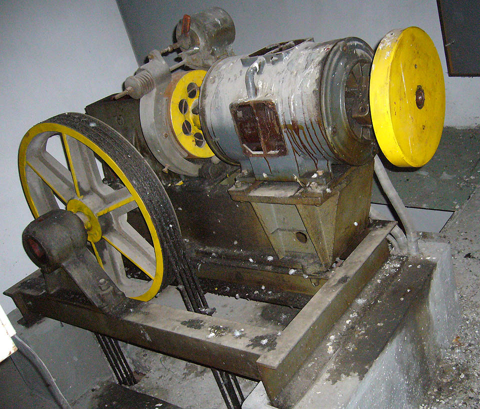 Strojovna výtahu, který ještě nedávno jezdil…