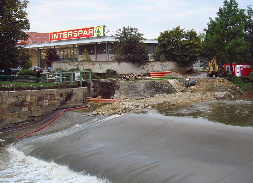 Ve druhé polovině roku 2014 prošlo stavidlo na počátku náhonu za ulicí Tkalcovskou rekonstrukcí. Řeka se však v říjnu poněkud rozvodnila, což způsobilo určité problémy - katastrofu, při které by přívalová vlna hrnula Dolním Cejlem, po Křenové a na Zvonařku, se však podařilo odvrátit.