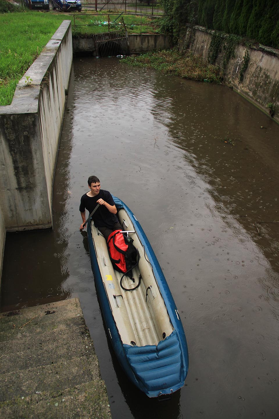 Plavba je s menšími obtížemi možná od stavidla na Svitavě až po začátek prvního podzemního úseku, vedeného betonovou rourou příliš úzkou pro loď.