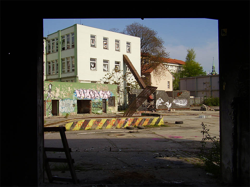 Sex is out. Že by hodný, zlý a ošklivý?