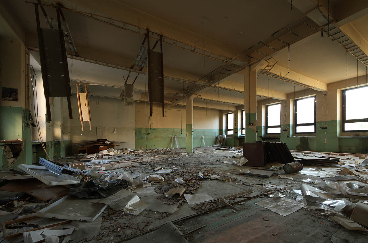 Všechno s obsahem kovu vyšším než 10 % si už odnesli sběrači. Plast ale nikoho nezajímá.