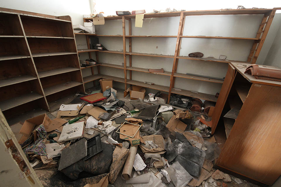 Tady to vzal někdo s úklidem opravdu z gruntu podle hesla „všechno musí pryč“.