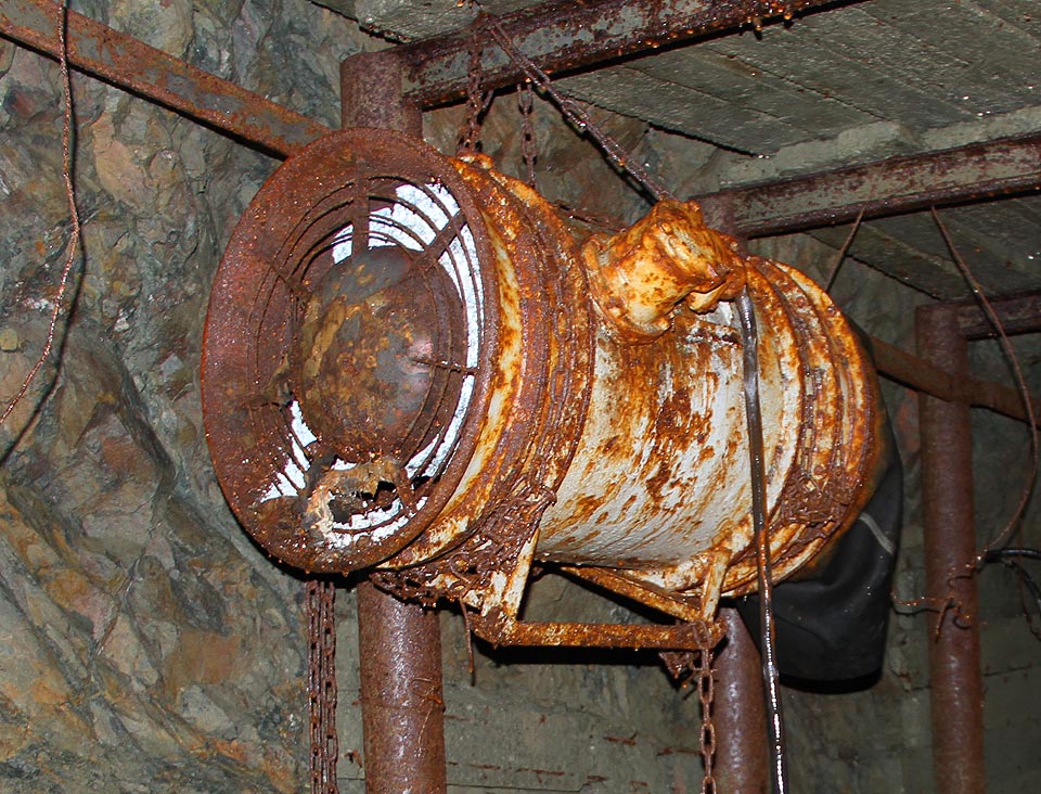 Prorezavělý důlní ventilátor jako mlčenlivý svědek prací, které před desítkami let podryly hrad Špilberk.