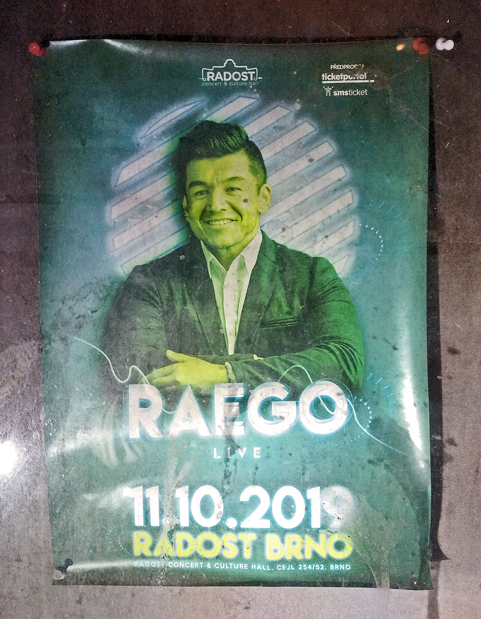 11. října 2019 tu měl koncert zpěvák Raego. Dost možná byl úplně posledním, kdo v Radosti vystupoval. Jeho poněkud šovinistické rapové písně o penězích a dobývání žen se na Cejl vlastně dokonale hodí.