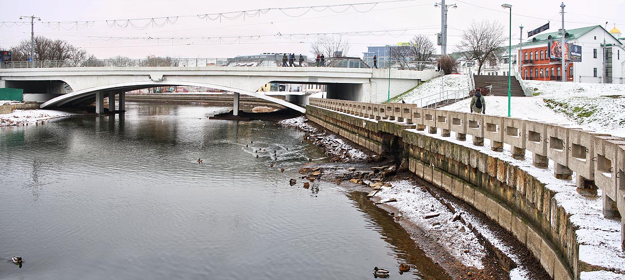 Soutok Ňamihy se Svislačí a současně ústí tunelu nedaleko mostu stejnojmenné ulice mezi Trojickým předměstím a kostelem svatého ducha.