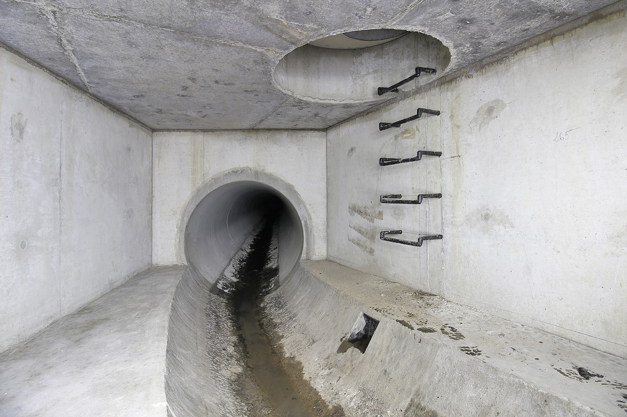 V roce 2024 byla v rámci 4. období zakanalizování Svitavské strouhy pod zem vybudována docela nová stoka o pár metrů blíže k budově lázní. Před svým zprovozněním nabídla návštěvníkům téměř sterilní prostředí. Kdo by to byl řekl, že se nacházíme de facto na dně bývalého koryta Svitavy…