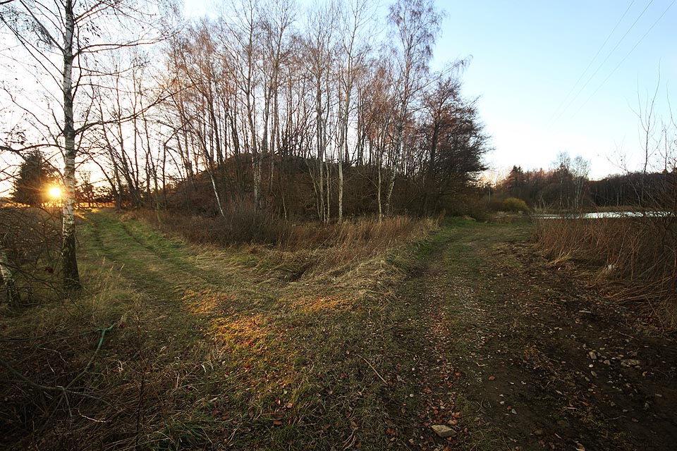 Druhým nejvýznamnějším místem na trase drážky byla koncová vidlička, kde se kolej dělila na dvě větve, vlevo jižní a vpravo severní. Mezi nimi se dnes tyčí výsypka odpadního kamene z lomu.