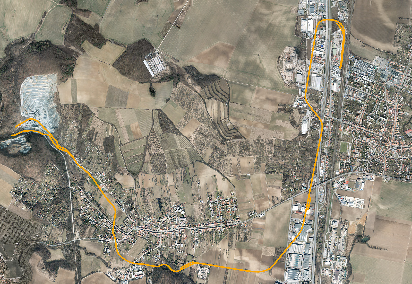 Úzkokolejka byla v provozu přes dva roky a záhy po válce dokonale zmizela, pozůstatky nejsou patrné ani na leteckých snímcích. Jediným dobře zřetelným terénním prvkem jsou náspy a sklaní zářezy a záruby mezi Želešicemi a dnešním lomem, v místě, kde se drážka dělila na dvě větve.