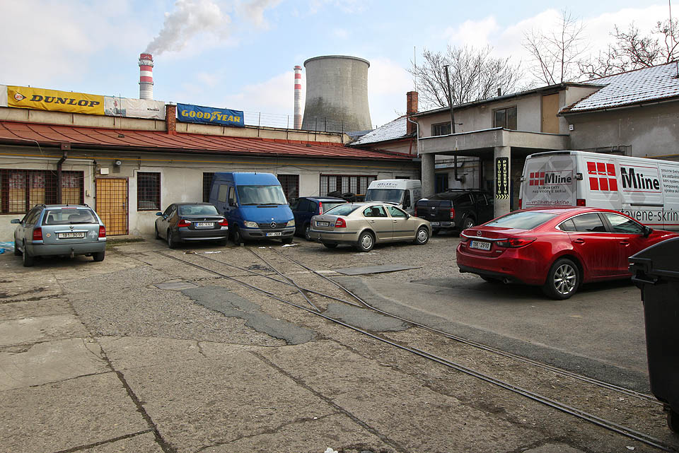 V současnosti již žádná ze tří větví úzkokolejky nenavazuje na dveře či vrata v okolních budovách.