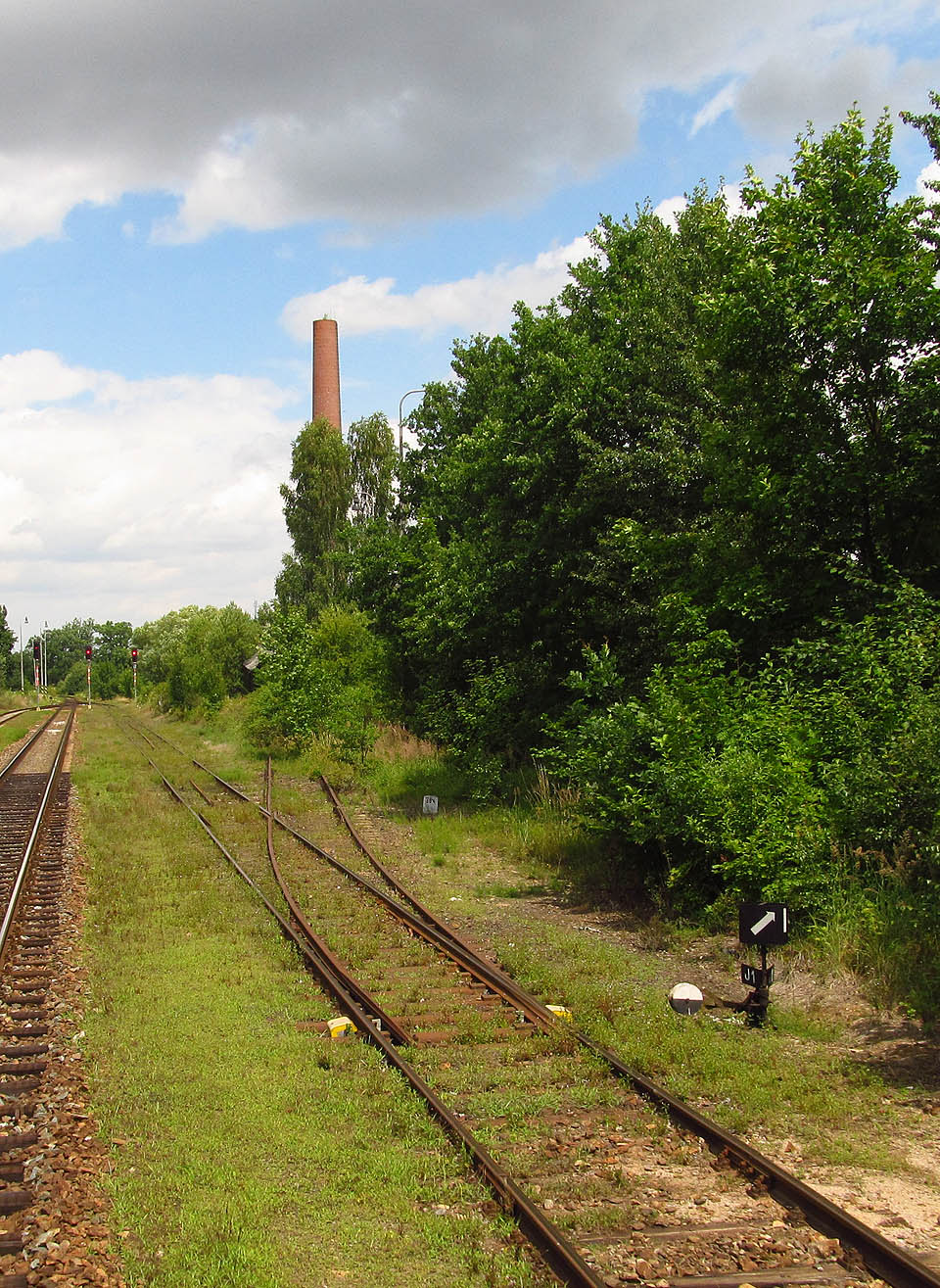 Se stanicí Čimelice spojovala vápenku vlečka, která je již řadu let mimo provoz. Na počátku 2. desetiletí 21. století však přesto bylo při rekonstrukci stanice na vlečku namontováno počítadlo náprav. 
