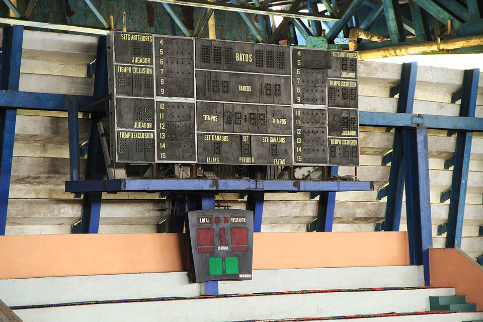 Rozsvítí se ještě někdy panel s výsledky utkání? To snad neví ani sám Fidel Castro.