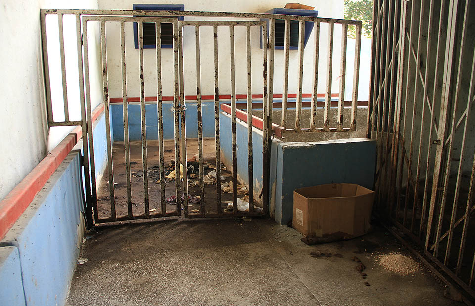 Většina vstupů je mimo provoz. Škoda, že fotografie neumí zachytit výrazný čichový zážitek.