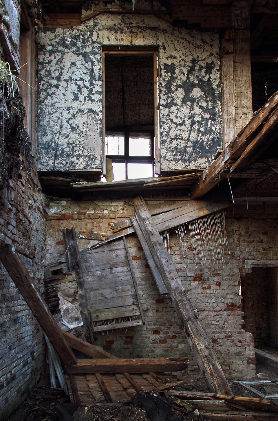 Vzhledem k událostem posledních let se ovšem zdá, že vila má své dny definitivně sečteny a čeká pouze na ránu z milosti.