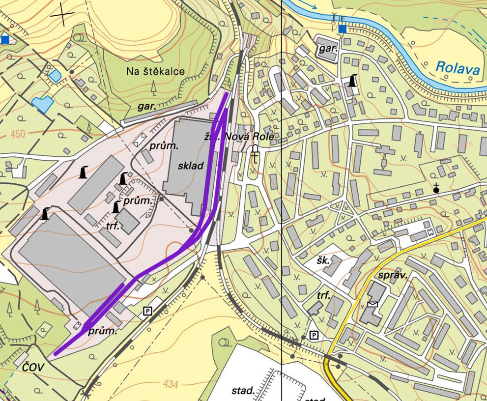 Vlečka je se stanicí spojena dvěma spojkami.