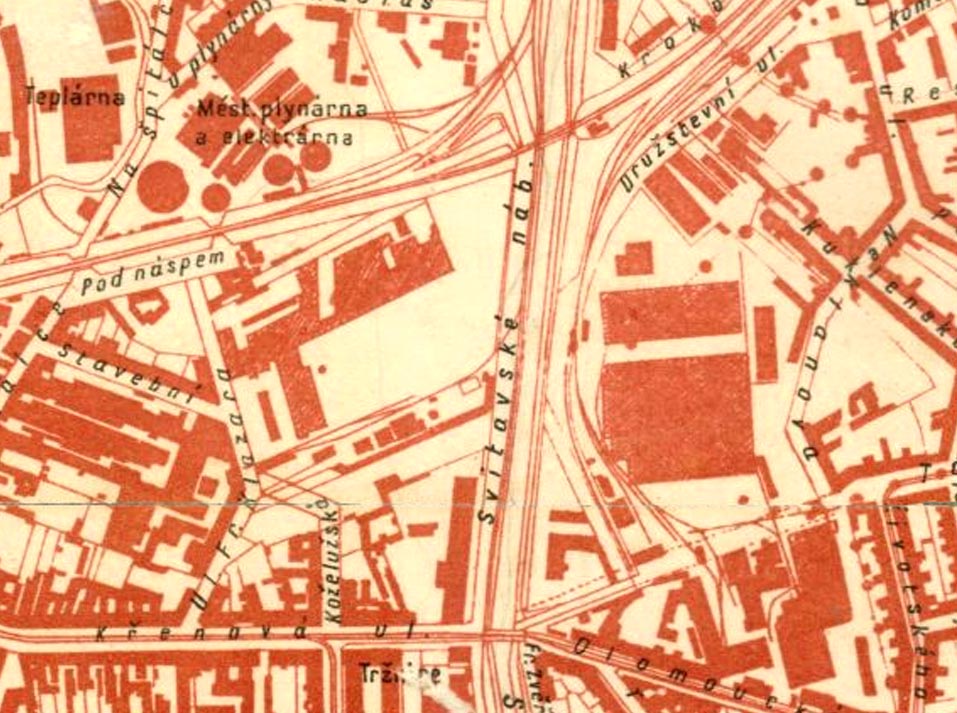 V roce 1937 se vlečka již větví a končí až na kraji ulice Františka Klazara. Tu na dnešní mapě Brna nenajdeme, o pár let později ji pohltila továrna. Za povšimnutí stojí též tramvajová trať na jatka a zaniklá vlečka do plynárny.