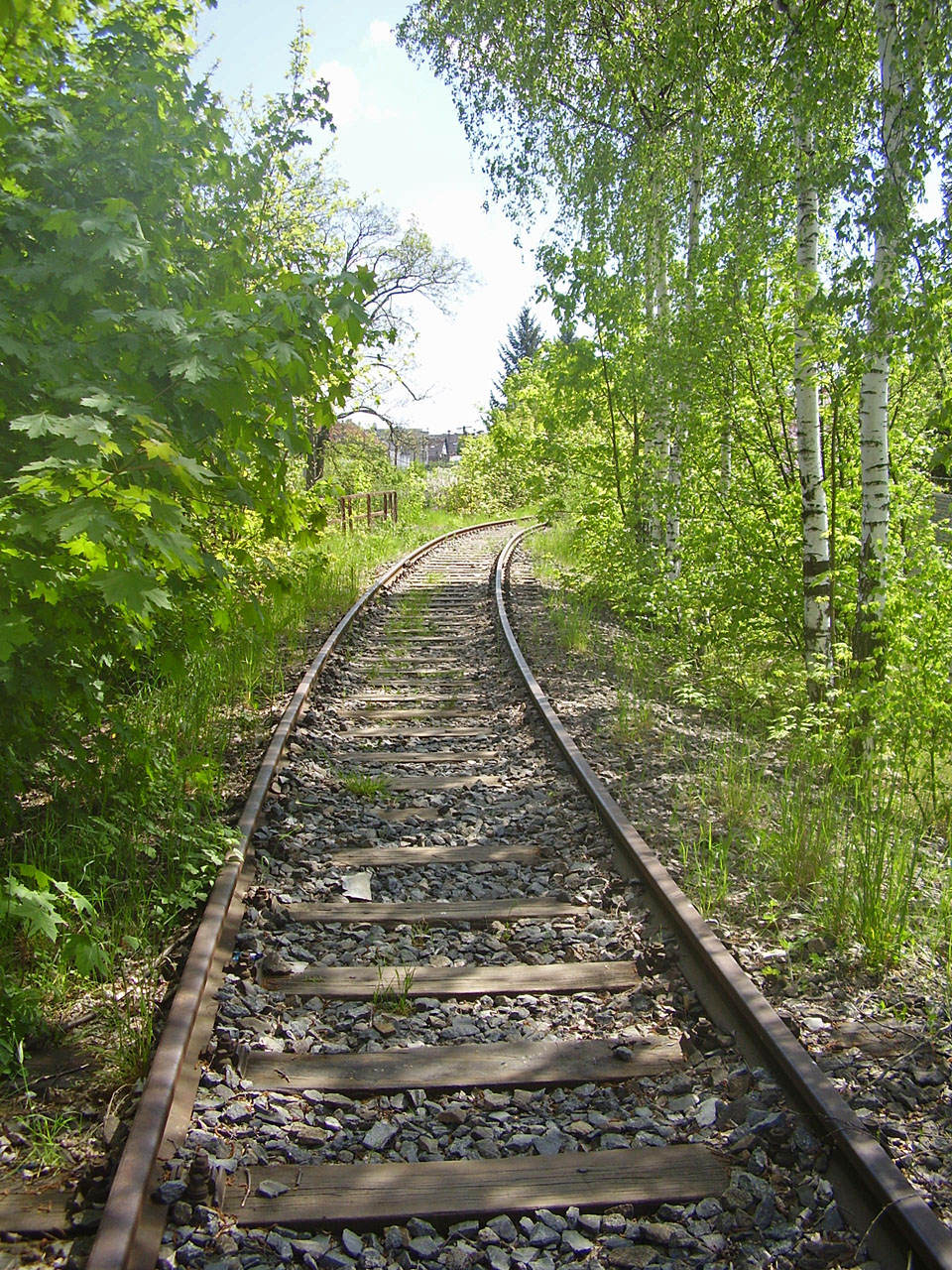 Ulice pod mostkem se jmenuje příznačně Havířská.