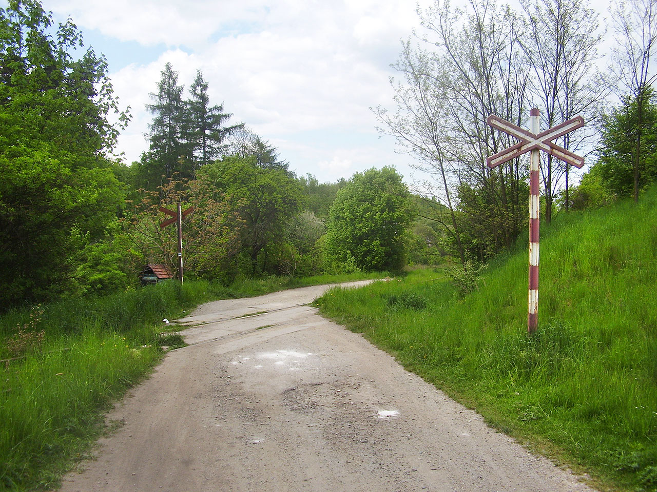 Přejezd na křížení s Dolní ulicí v Babicích.