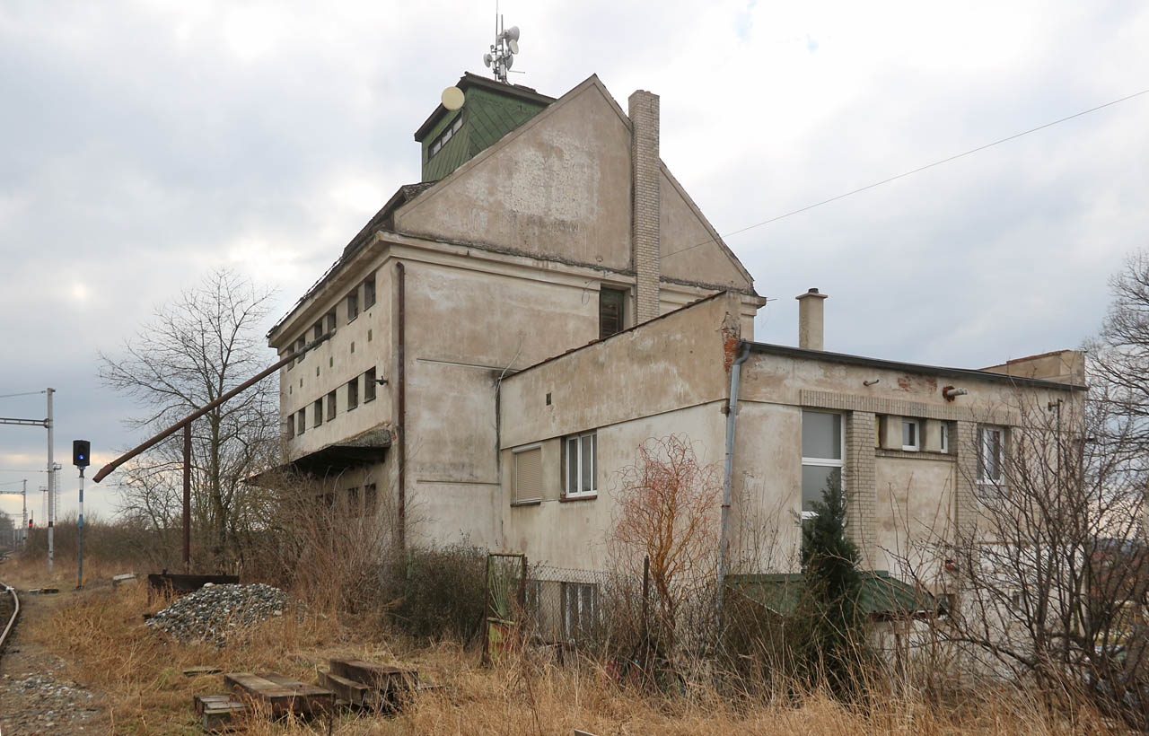 Část sýpky dnes slouží jako rodinný dům, většina objektu je však bez využití a na střeše se nachází krátkovlnný vysílač.