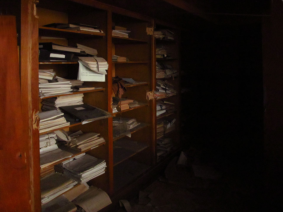 Tak jako každý správný archiv, i ten ve Vlněně má svá temná zákoutí. Tak jako každý správný archiv, i ten ve Vlněně má svá temná zákoutí.