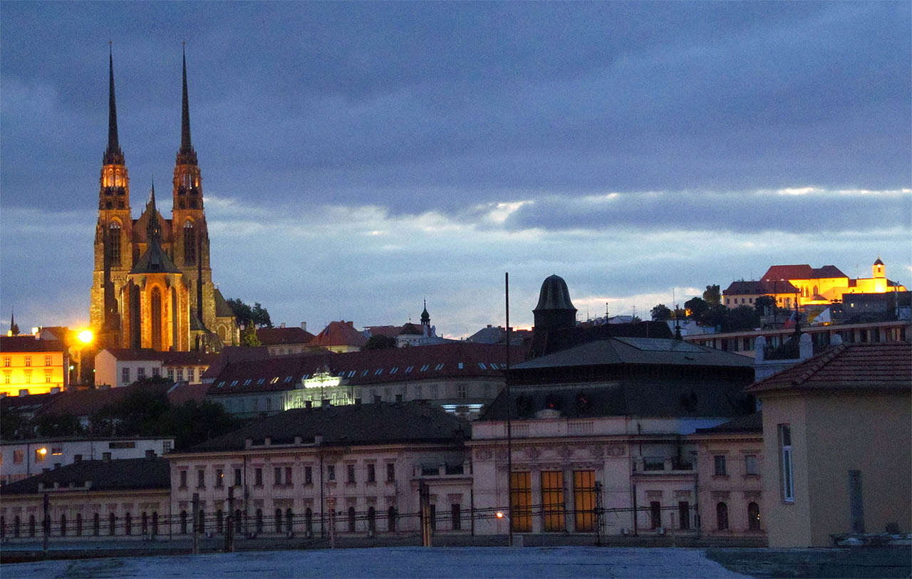 Závod 1 se nacházel v samotném centru Brna. Tři dominanty města odsud byly vidět jako na dlani. Závod 1 se nacházel v samotném centru Brna. Tři dominanty města odsud byly vidět jako na dlani.