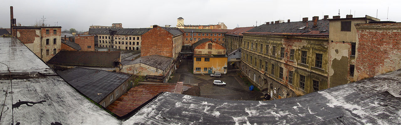 Panormatický pohled na Vlněnu ze střechy budovy na Mlýnské ulici. Panormatický pohled na Vlněnu ze střechy budovy na Mlýnské ulici.