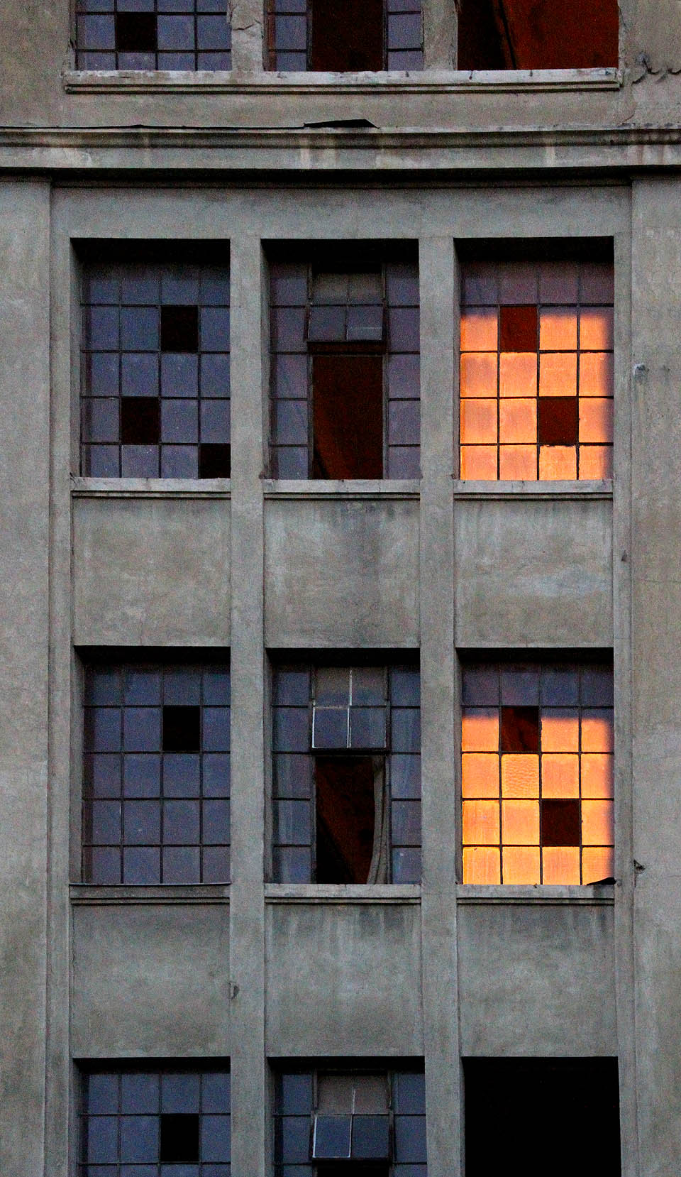 Binární kód programu, který vede nejúžasnější průmyslový areál v Brně do záhuby. Binární kód programu, který vede nejúžasnější průmyslový areál v Brně do záhuby.