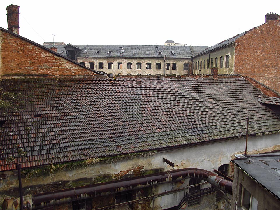 Jako výhled z okna na rozbouřené moře… Jako výhled z okna na rozbouřené moře…