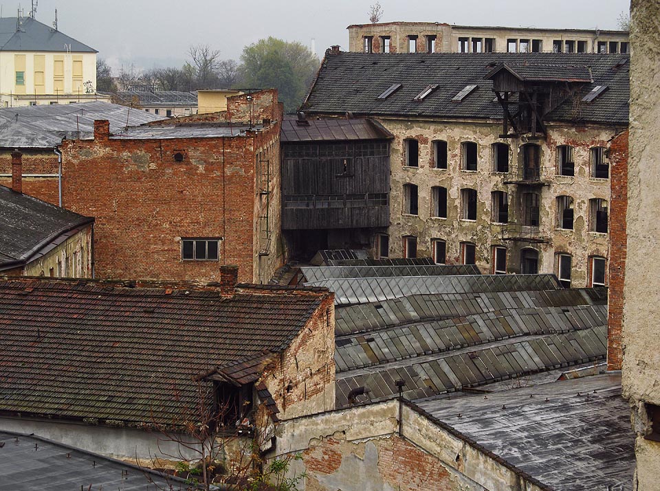 Až bude Vlněna zbourána, přijde Brno o originální, živelný a nenahraditelný stavební soubor. Na jeho místě vyroste konceopčeně sterilní nablýskaná výstavba, stejná jako kdekoliv jinde na světě. Bez originality. Až bude Vlněna zbourána, přijde Brno o originální, živelný a nenahraditelný stavební soubor. Na jeho místě vyroste konceopčeně sterilní nablýskaná výstavba, stejná jako kdekoliv jinde na světě. Bez originality.