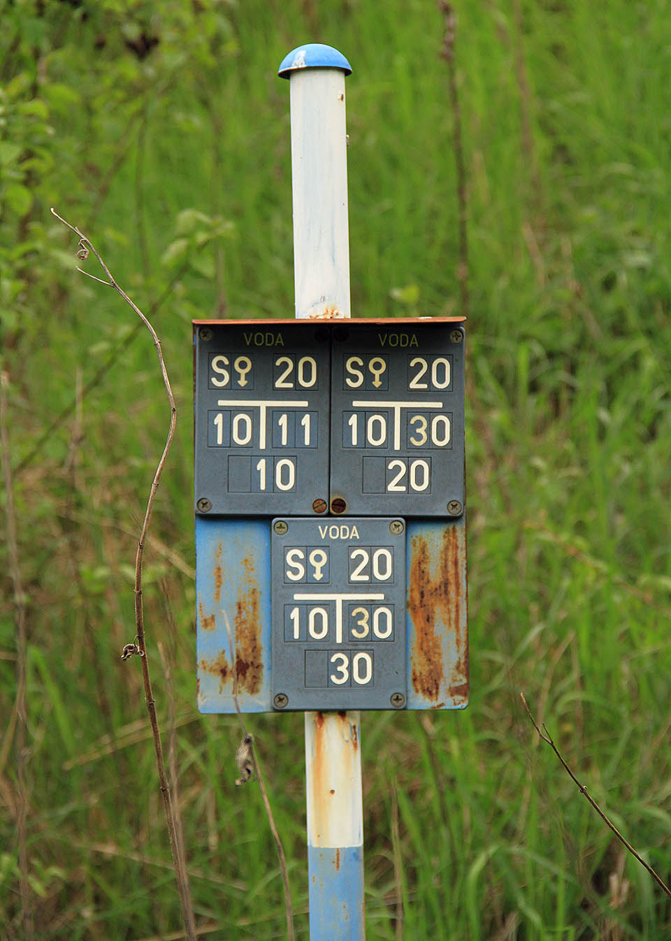 Vodojem Bosonohy je od ústí štoly na dohled. Spojen je s ní sklolaminátovým potrubím o průměru 1100 mm.