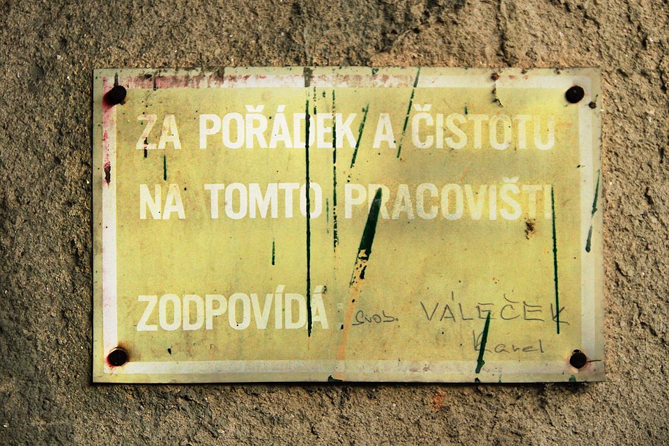 Hledá se svobodník Váleček Karel. Má tu nějakou rozdělanou práci! Svobodník Váleček se již našel (viz komentáře pod článkem) a od jara 2016 za něj pořádek dělají dobrovolníci z Masarykovy čtvrti.