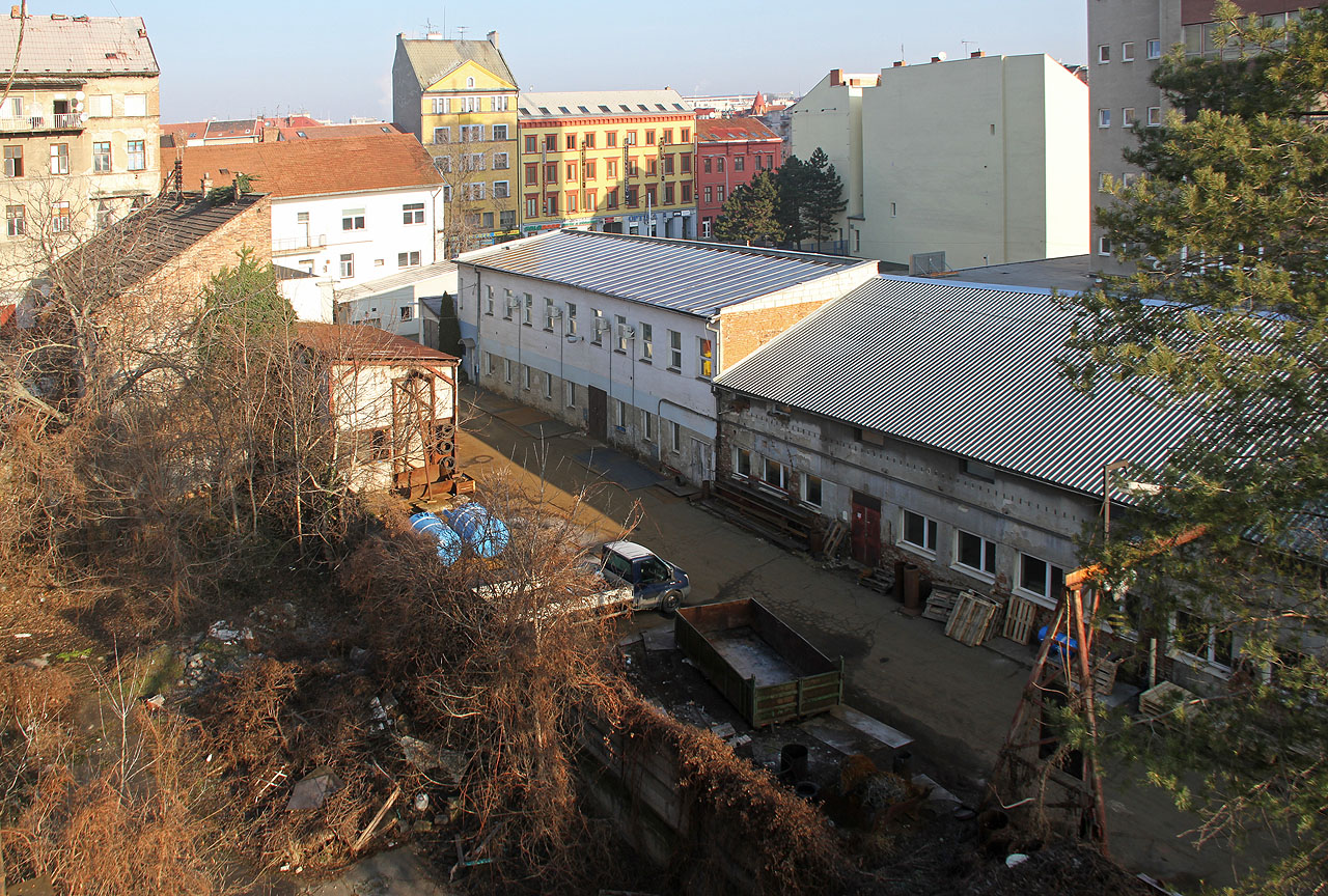 K mykárně (budova č. 47) patřil i dvorní trakt (budovy skupiny č. 48).