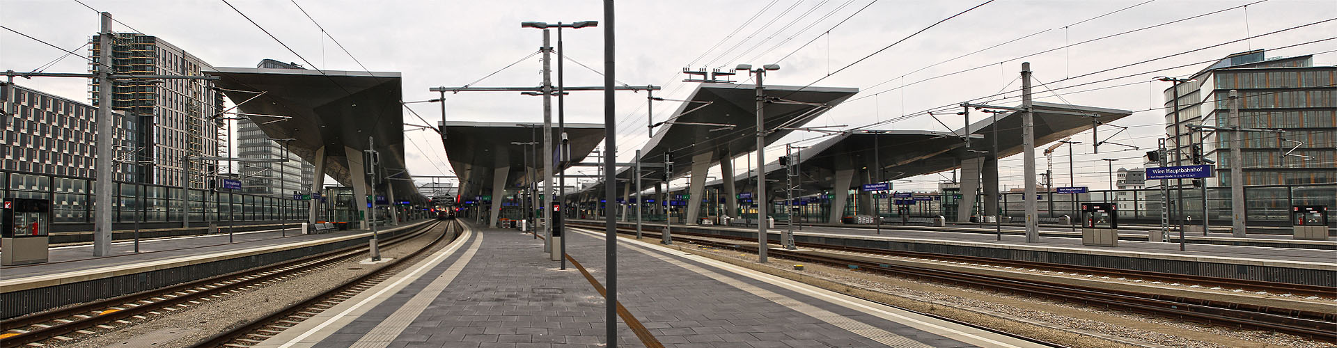 Nové vídeňské hlavní nádraží před uvedením do plného provozu v lednu 2015.