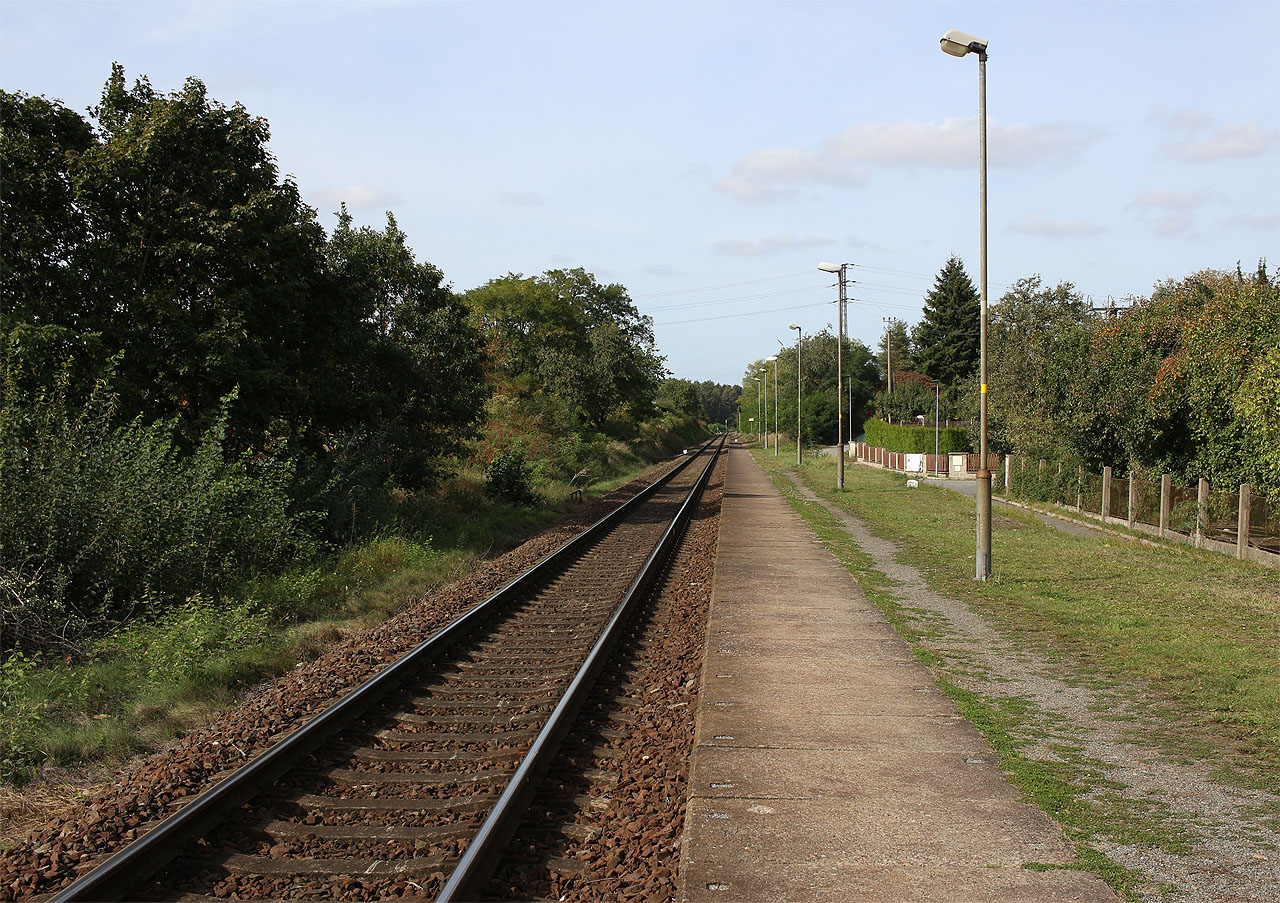 Pohled na nástupiště směrem k Nýřanům.