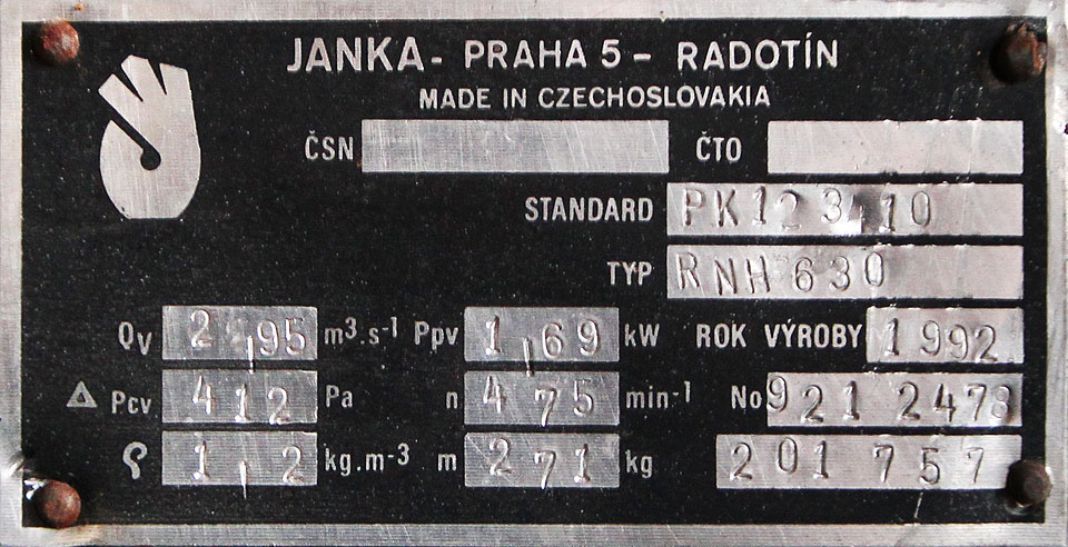 Štítek na vzduchotechnice firmy Janka (později Závody rudých letnic, ZVVZ, Lennox, Lloyd, Leel a dnes opět Janka) svědčí o dokončení této části budovy v roce 1992.