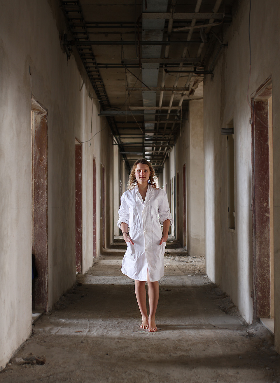 Tady se zrovna vrací z vytápěného bazénu lékařka zaměstnaná u ČSD.