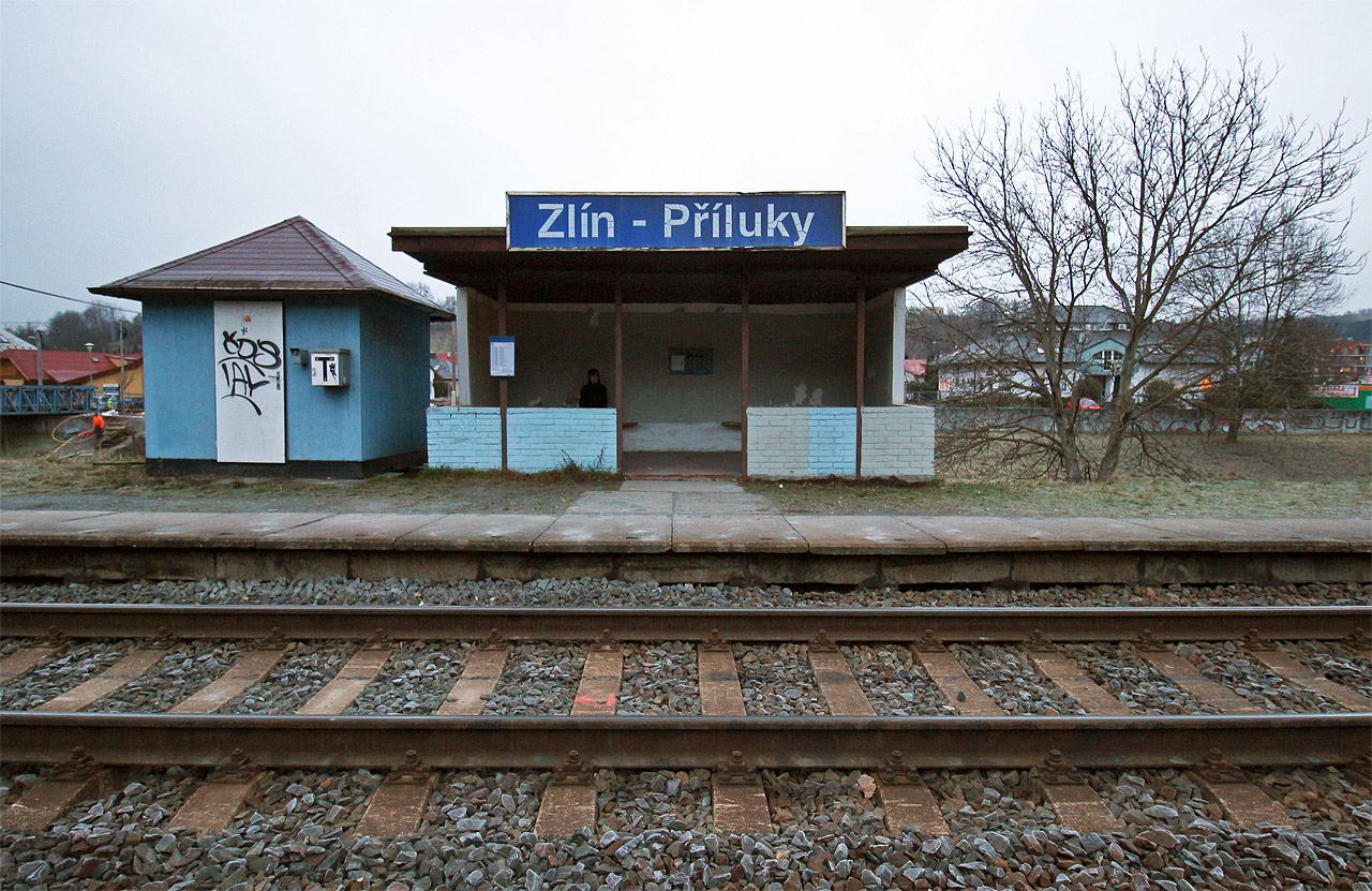 Podoba zastávky na počátku roku 2023. Krásy mnoho nepobrala, ale poslouží docela dobře.